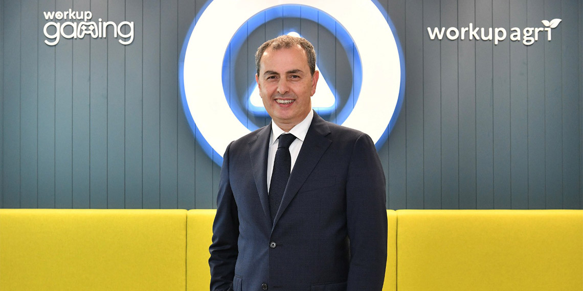 İş Bankası ve iştiraklerinin genel müdürlükleri ile birlikte girişim sermayesi fonlarına, çeşitli ölçekten startuplara ve girişimcilik ekosistemi temsilcilerinin yanı sıra Türkiye’nin ilk startup odaklı banka şubesine ev sahipliği yapan İş Kuleleri Workup girişimcilik programlarının da merkezi oluyor.