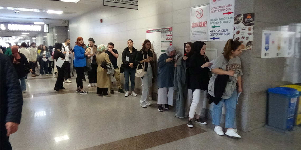 İstanbul Adalet Sarayı'nda katiplik sınavı