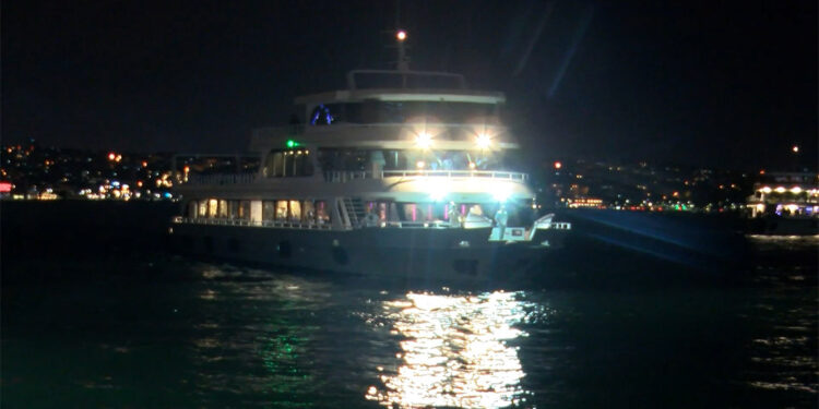 İstanbul Boğazı'na müzik sesi şikayetleri