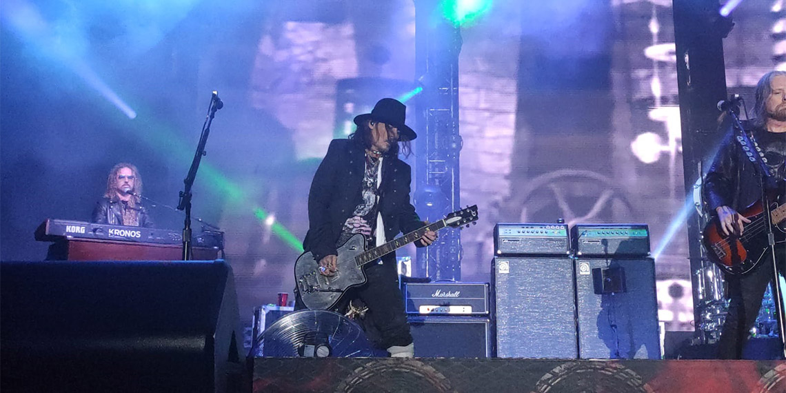 Johnny Depp Türkiye'deki hayranlarıyla buluştu