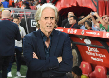 Jorge Jesus kupa ile veda etti
