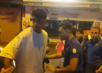 Kadıköy'de eğlence mekanının güvenliği bıçaklandı