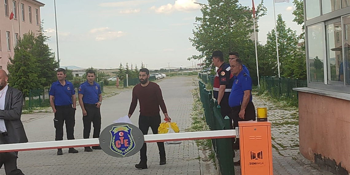 Kadir Şeker cezaevinden izinli olarak tahliye oldu