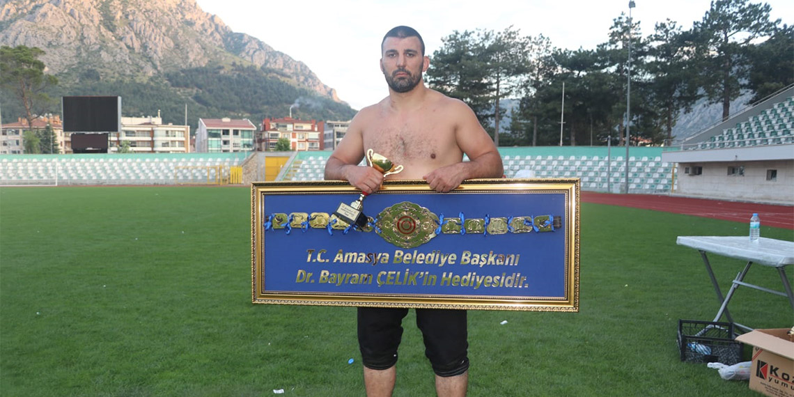 Karakucak Güreşleri'nde başpehlivan Rıza Yıldırım oldu