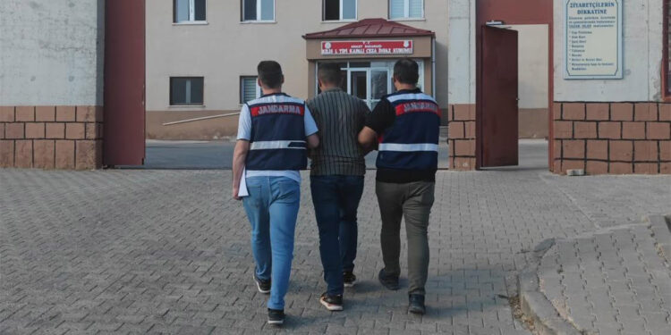 Kilis'te Suriye uyruklu terör örgütü şüphelisi tutuklandı