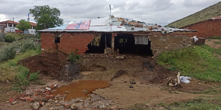 Kırıkkale'de 21 küçükbaş hayvan sele kapılarak öldü