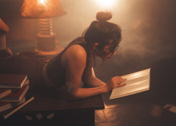 Bildiğimiz kişilerin bilmediğimiz mücadelelerini okumak