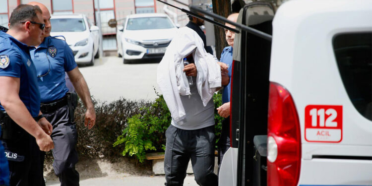 6 yaşındaki kız çocuğuna cinsel istismar sanığına 15 yıl