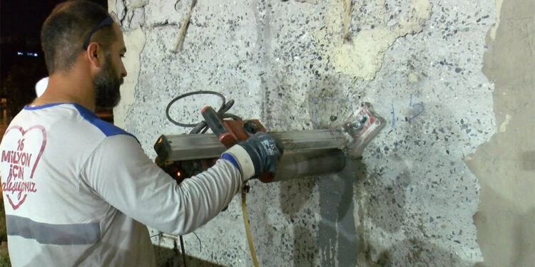 Maltepe Köprüsü'nden karot örneği alındı