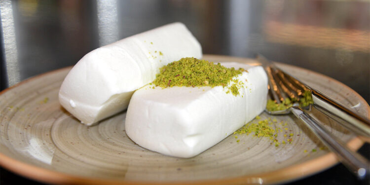 Maraş Dondurması Dünya'nın En iyi Dondurulmuş Tatlıları arasında