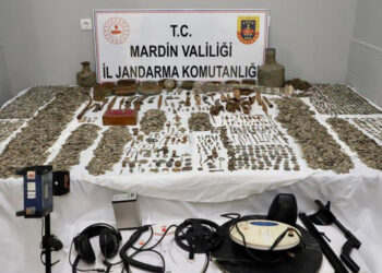 Mardin'de bir evde 22 bin adet tarihi eser ele geçirildi
