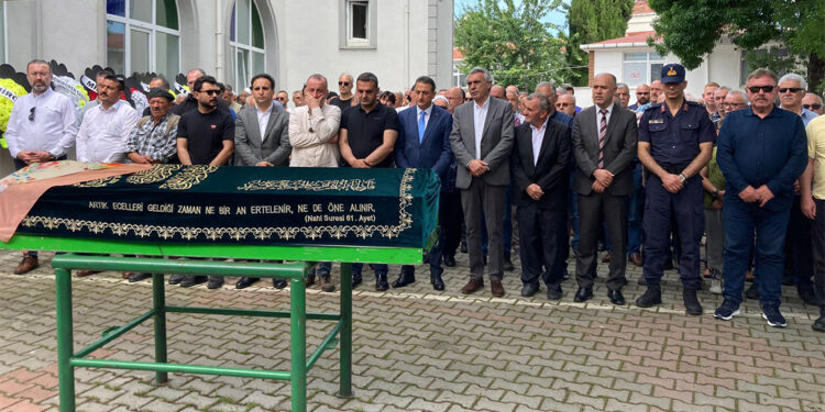 Mete Belovacıklı'nın annesi toprağa verildi