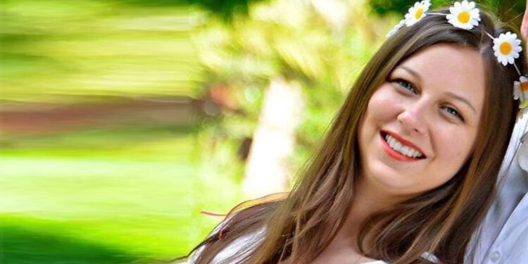 Bebeğini yıkarken kalp krizi geçirip öldü