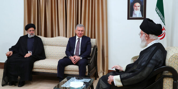 Şevket Mirziyoyev ile İran Dini Lideri Ali Hamaney görüştü