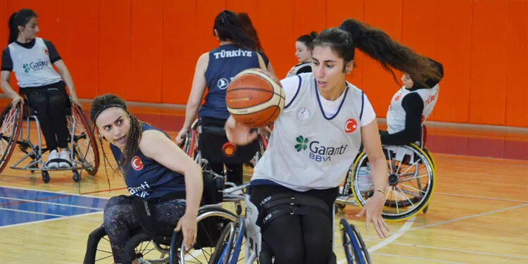 Serebral palsi hastası begüm basketbolla hayata tutundu
