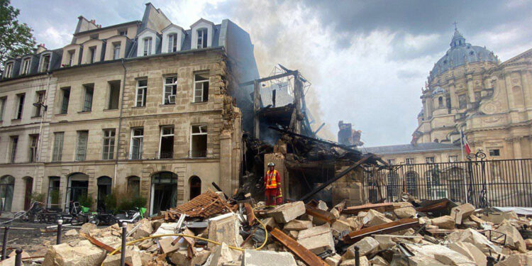 Paris'teki patlamada 50 kişi yaralandı