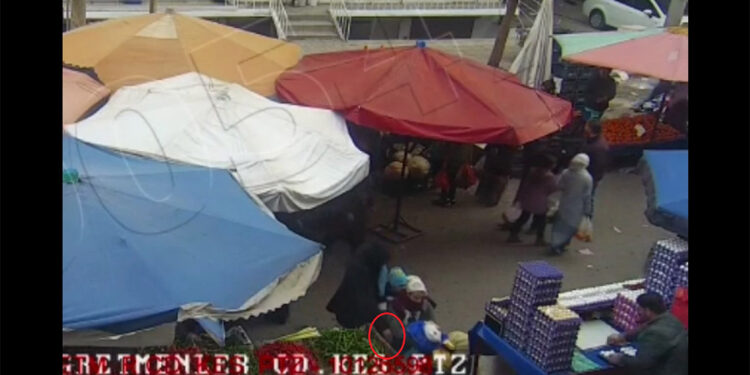 Polisler seyyar satıcı oldu, yankesicileri yakalattı