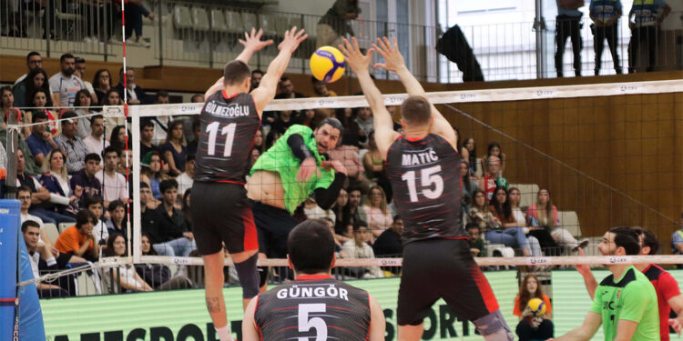 A Milli Erkek Voleybol Takımı Portekiz’i 3-2 mağlup etti