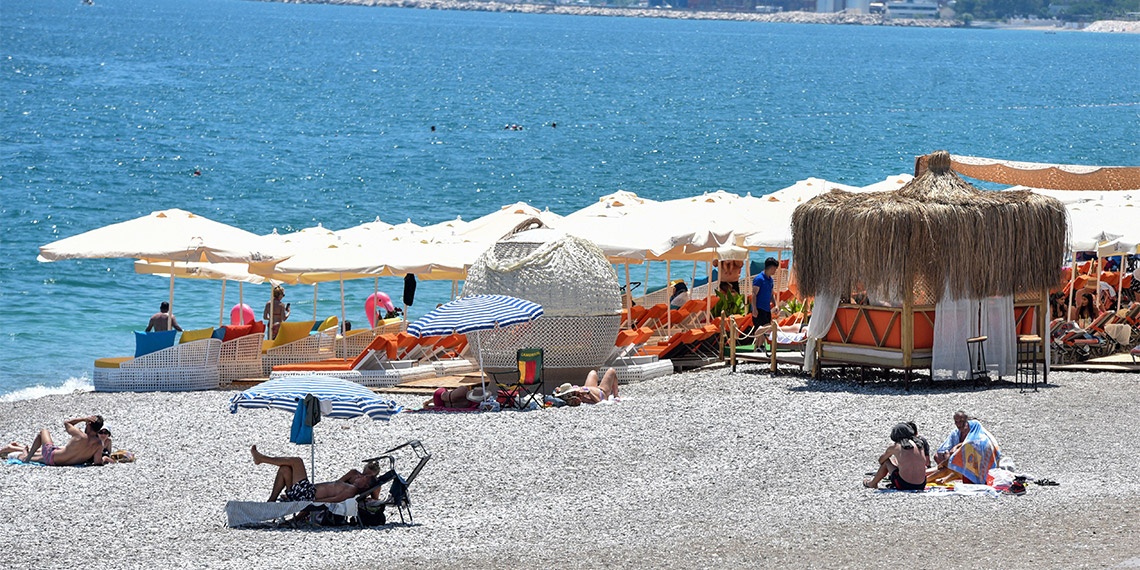 Akdeniz Üniversitesi'nden Prof. Dr. Ömer Özkan, iklim değişikliğiyle birlikte cilt kanserinde hem yaş ortalamasının düştüğünü hem de cilt kanseri vakalarının belirgin şekilde arttığını söyledi.