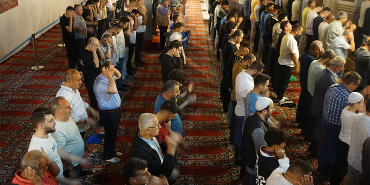 Selimiye Camii bayram namazında doldu