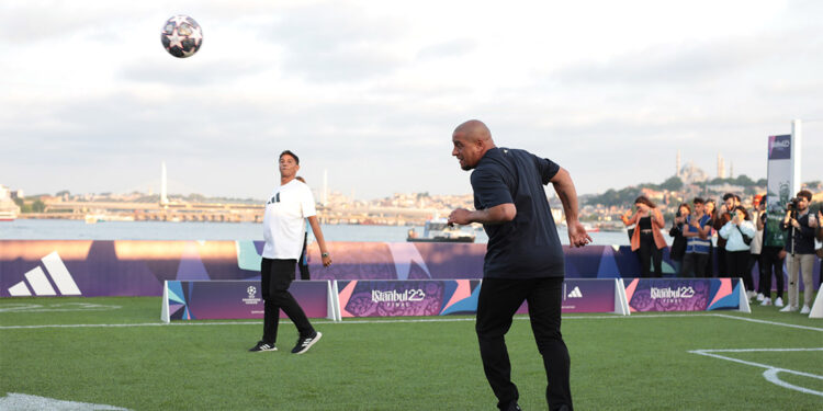 Champions Island'ın açılışı yapıldı