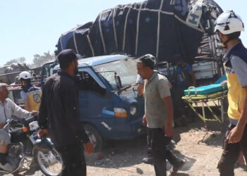 Rusya'ya ait savaş uçakları İdlib'i vurdu