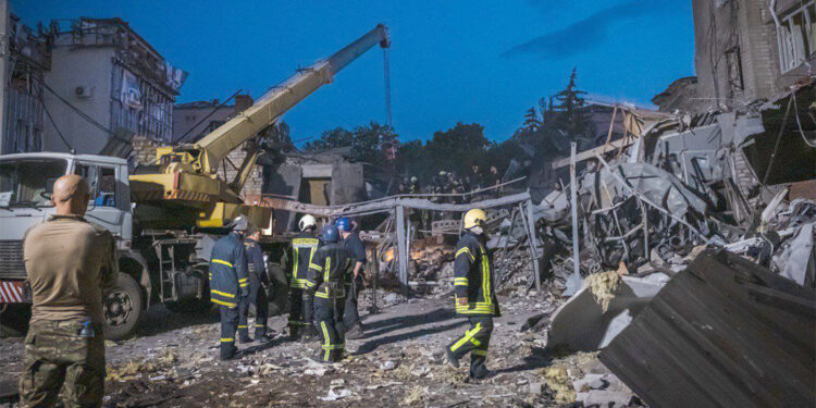 Rusya, Kramatorsk kentini vurdu; 8 ölü, 56 yaralı var