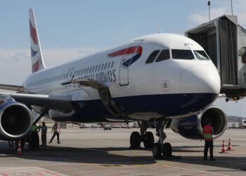 Londra Heathrow Havalimanı'na uçuşlar başladı