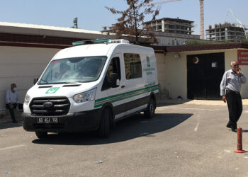 Serinlemek için Atatürk Barajı Gölü'ne giren çocuk boğuldu