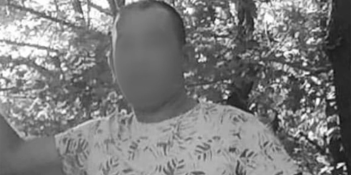 Eyüpsultan'da, imam nikahı ile birlikte yaşadığı ve alkol bağımlısı olduğu öne sürülen Ahmet Çelik'ten (46) şiddet gören Dilek Acu (41), kendini korumak için evinin önüne barikat kurdu.