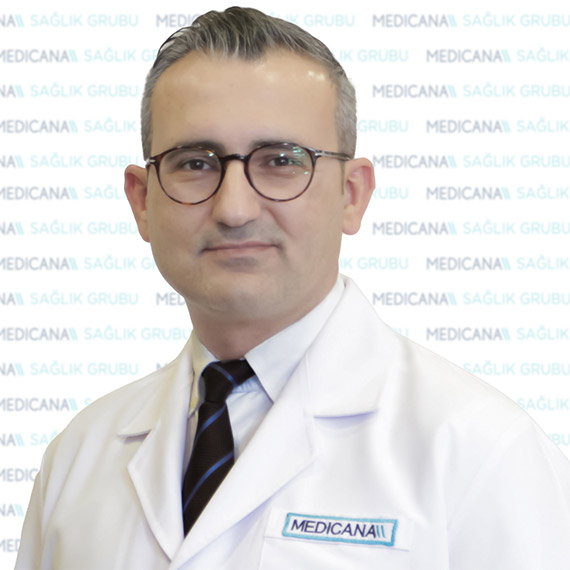 Skolyozun tedavisi için erken teşhis çok önemli