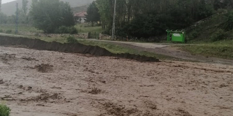 Sungurlu'da kuvvetli yağış