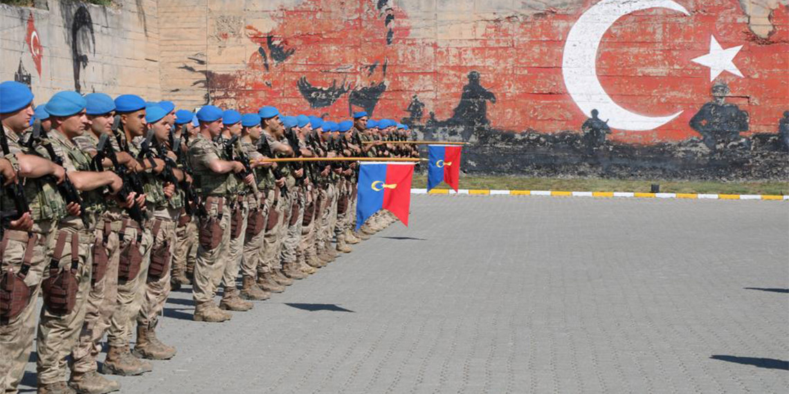 Suriye Görev Gücü'nde görevlendirilen Elazığ Kovancılar Komando Özel Harekat Tabur Komutanlığı’ndaki komandolar, dualarla uğurlandı.