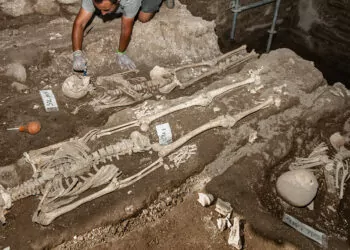 İznik'te arkeolojik kazılarda insan iskeletlerine rastlandı