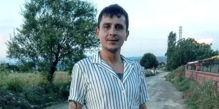 Tartıştığı arkadaşını pompalı tüfekle vurularak öldürüldü