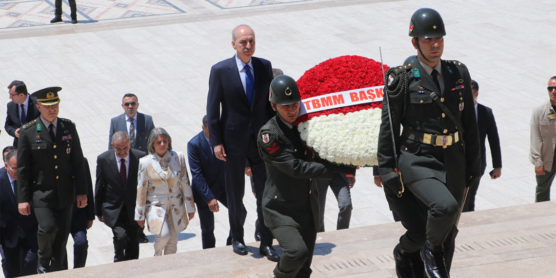 Başkanlık Divanı üyeleri Anıtkabir'i ziyaret etti