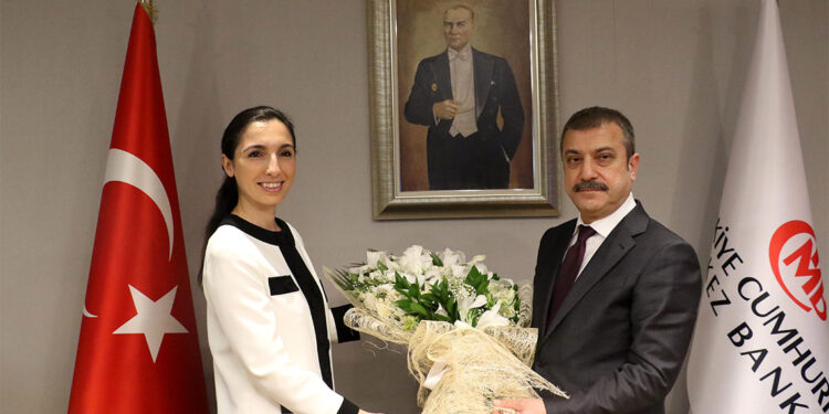 Hafize Gaye Erkan görevi Şahap Kavcıoğlu'ndan devraldı