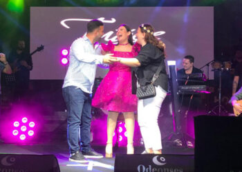 Tuğçe Kandemir konserinde evlilik teklifi