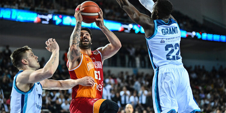 Türk Telekom yarı finalde