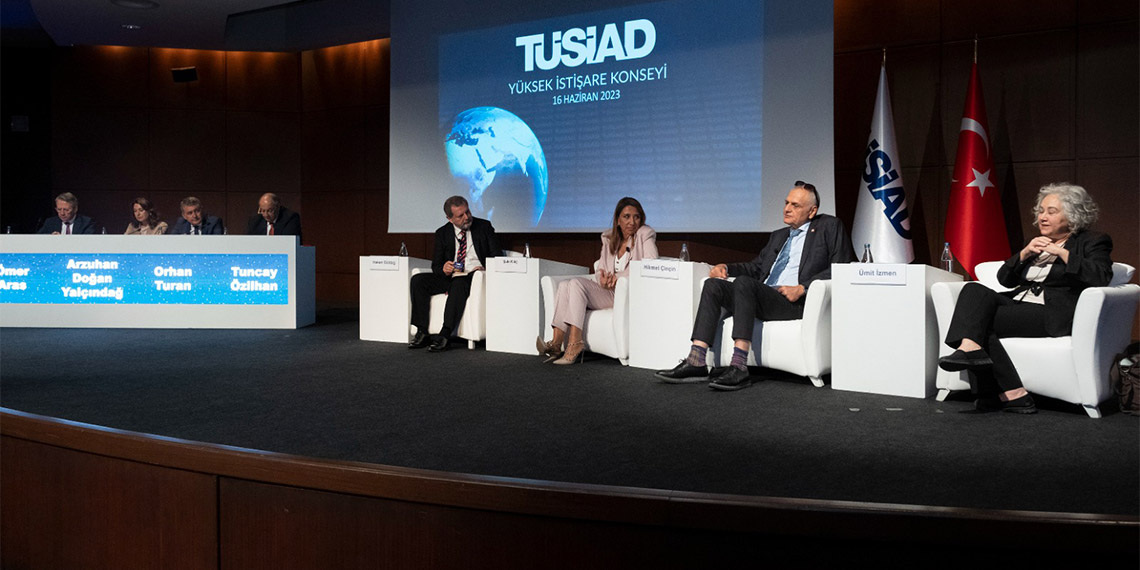 TÜSİAD Yüksek İstişare Konseyi (YİK) Başkanı Özilhan, "Yeni yönetimle ekonomik istikrarın kısa sürede tesis edilmesini temenni ediyoruz" dedi.