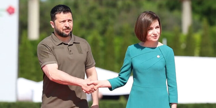 Volodimir Zelenski Moldova'ya gitti