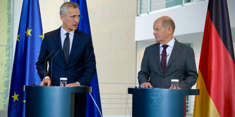 Stoltenberg, Almanya Şansölyesi ile görüştü