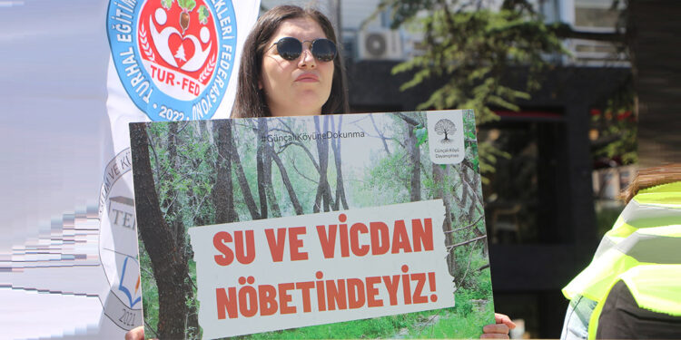 Köydeki maden arama çalışmalarını protesto ettiler