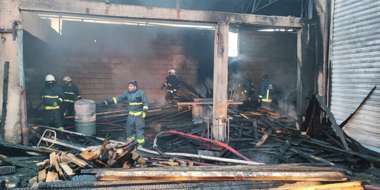 Van'da Marangozlar ve Mobilyacılar Sitesi'nde yangın