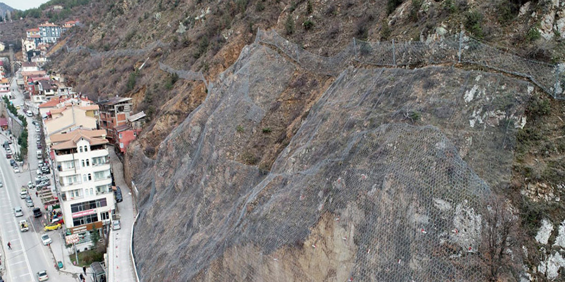 Gümüşhane'de yamaçlarda önlemler sıklaştırılıyor