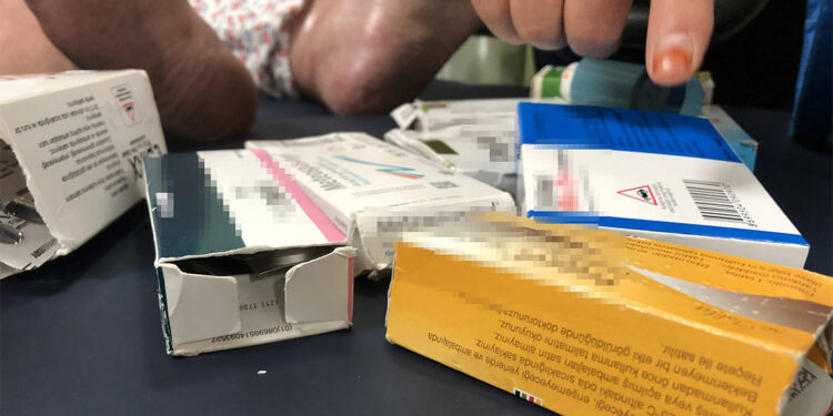 Yaşlıları acillik eden gizli tehlike; Çoklu ilaç kullanımı