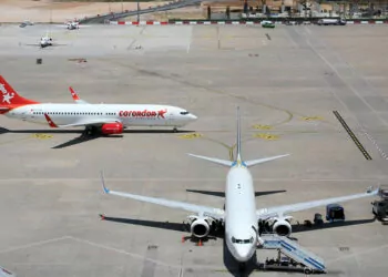 Antalya uluslararası havalimanı'nda uçak trafiği