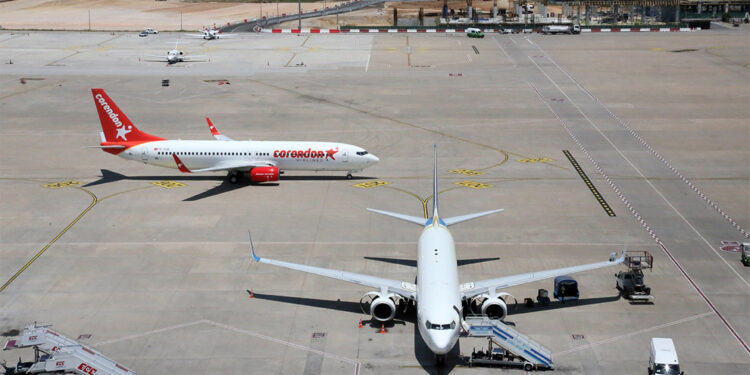 Antalya Uluslararası Havalimanı'nda uçak trafiği