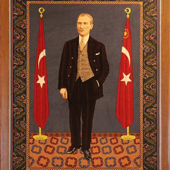 3 boyutlu Atatürk halısı müzenin baş köşesinde