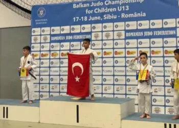 11 yaşındaki i̇brahim halil, judoda balkan şampiyonu oldu 